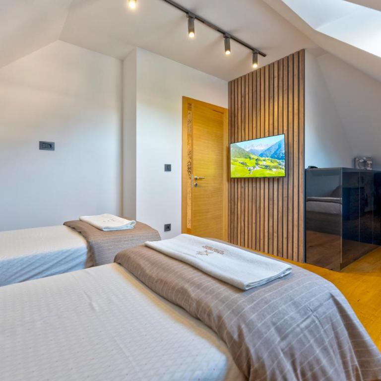 STARLUX Apartmani ZLATIBOR CENTAR - Two-Bedroom Apartment - 55