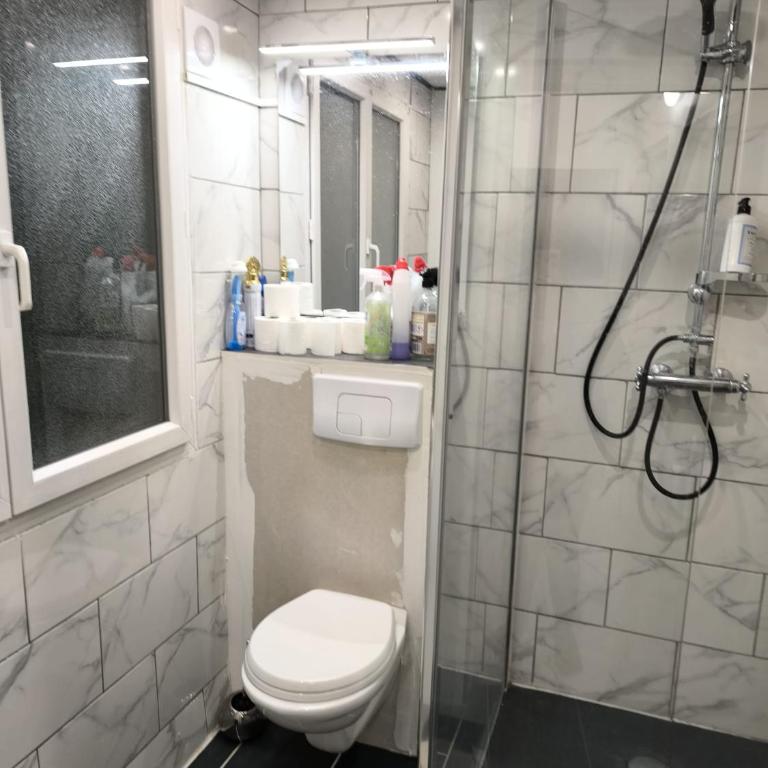 Neuw room Calaisis - Chambre Double ou Lits Jumeaux - 6