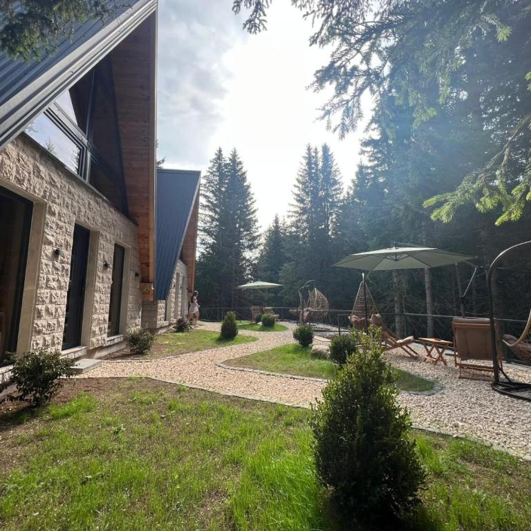 Green Hideaway SPA - Two-Bedroom Chalet - 1