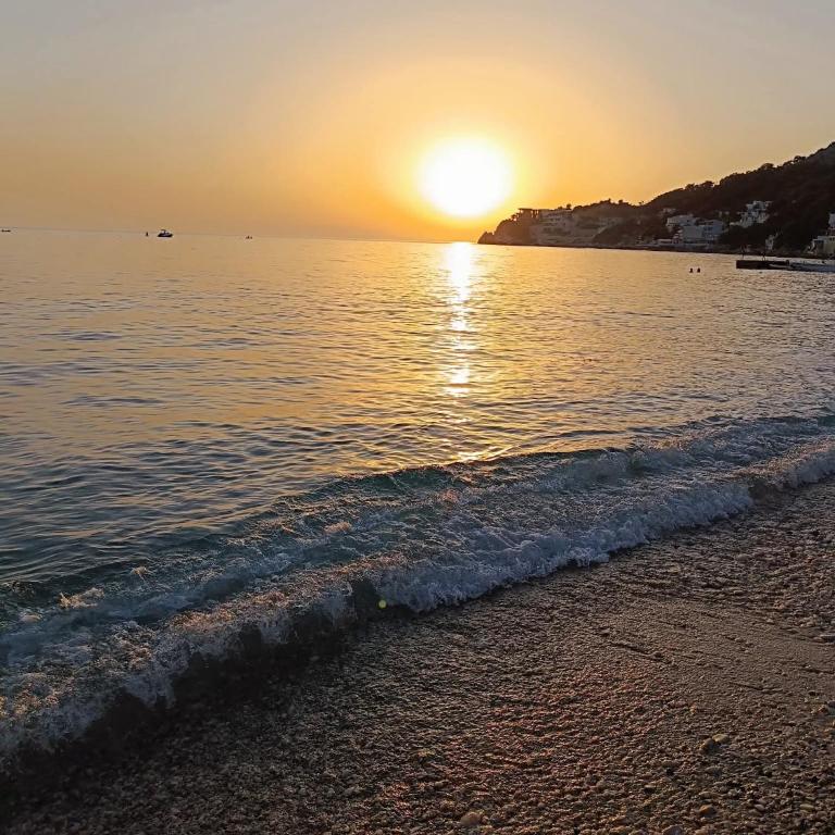 Beach House Kruče - Apartman sa 2 Spavaće Sobe, Balkonom i Pogledom na More - 41