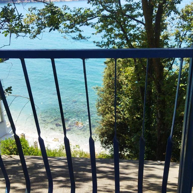 Beach House Kruče - Apartman sa 2 Spavaće Sobe, Balkonom i Pogledom na More - 43