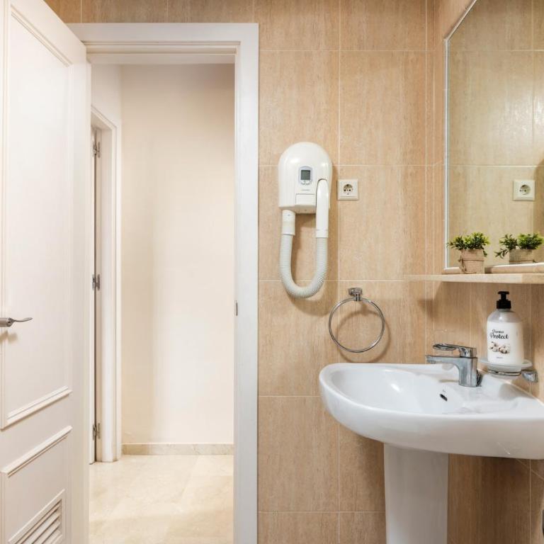 Marina del Sol Apartments by Alfresco Stays - Apartamento de 2 dormitorios con balcón y terraza - 17