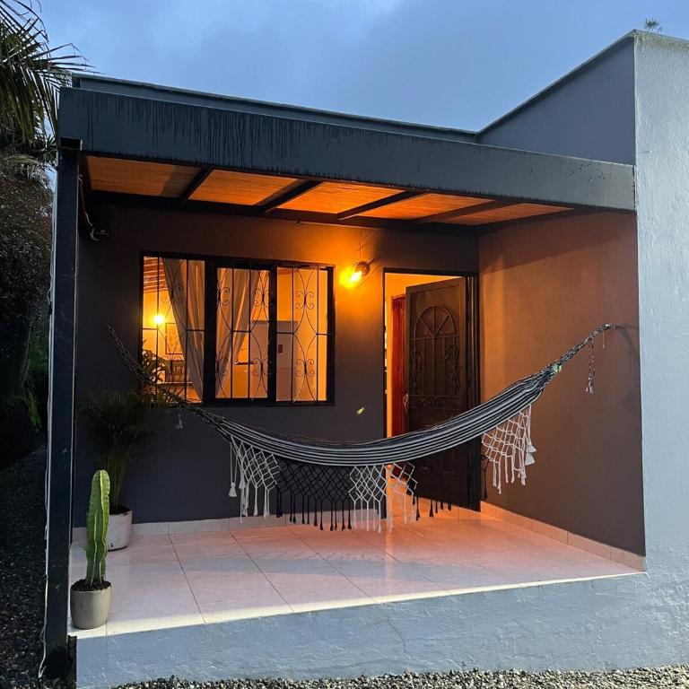 Casa Moderna en el Bosque Jacuzzi y Deck Privado - Villa de 2 dormitorios - 13