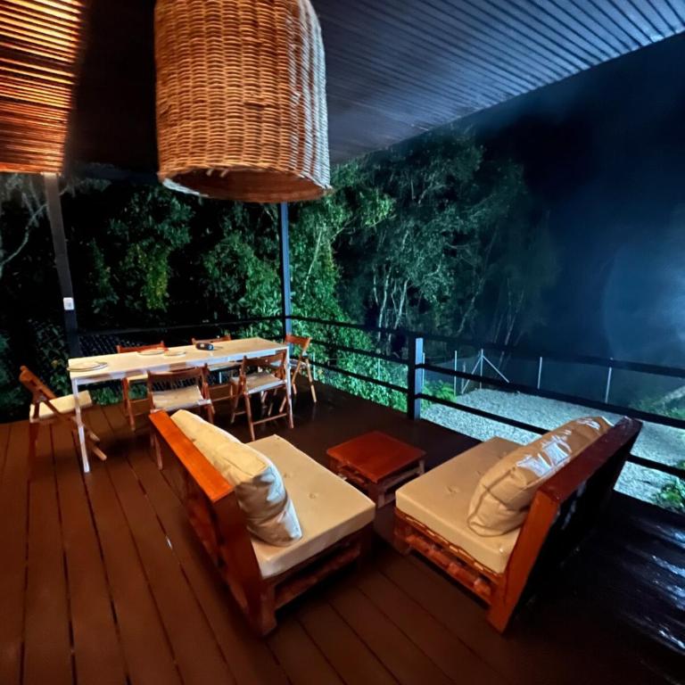 Casa Moderna en el Bosque Jacuzzi y Deck Privado - Villa de 2 dormitorios - 22
