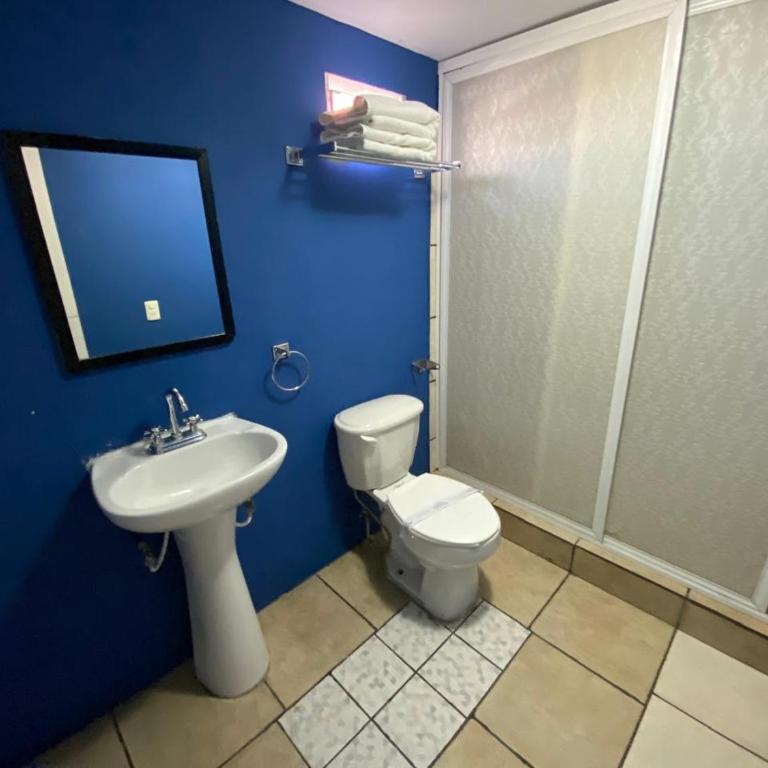 Hotel Puerto México Aeropuerto - Habitación Triple - 5