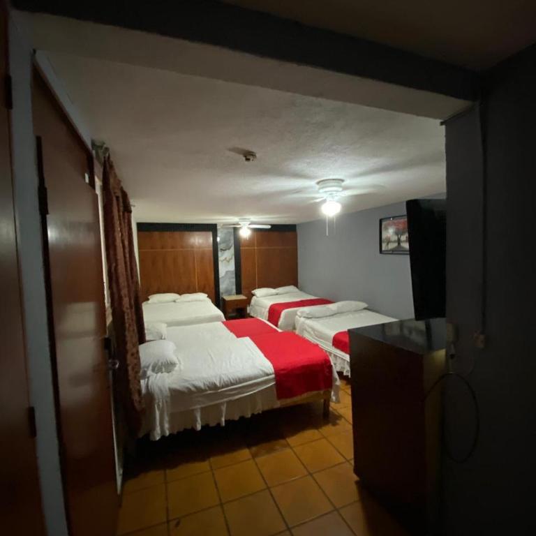 Hotel Puerto México Aeropuerto - Habitación Familiar (7 adultos) - 4