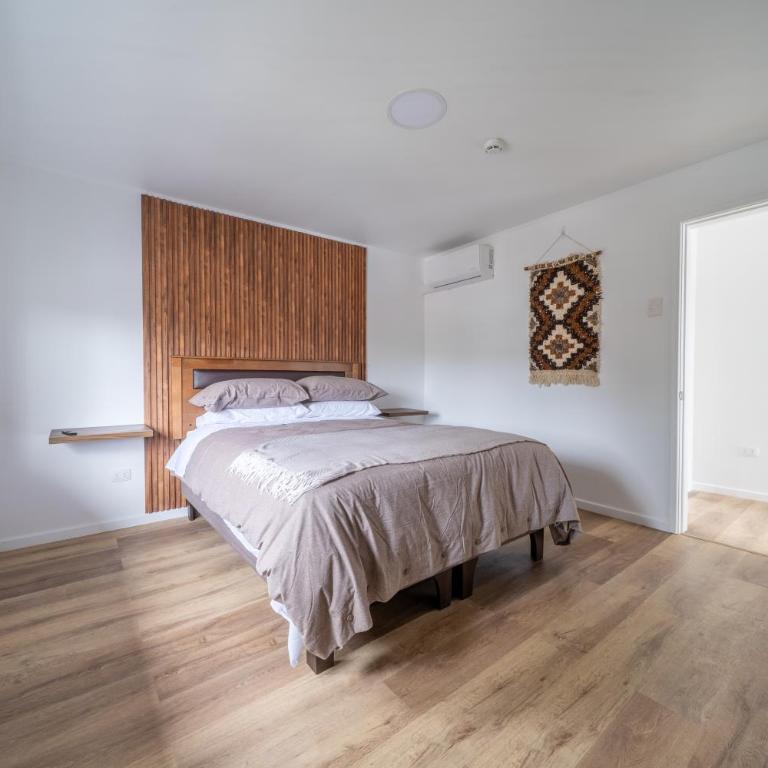 Millabú Hospedaje - Standard Double Room with Shared Bathroom - 1