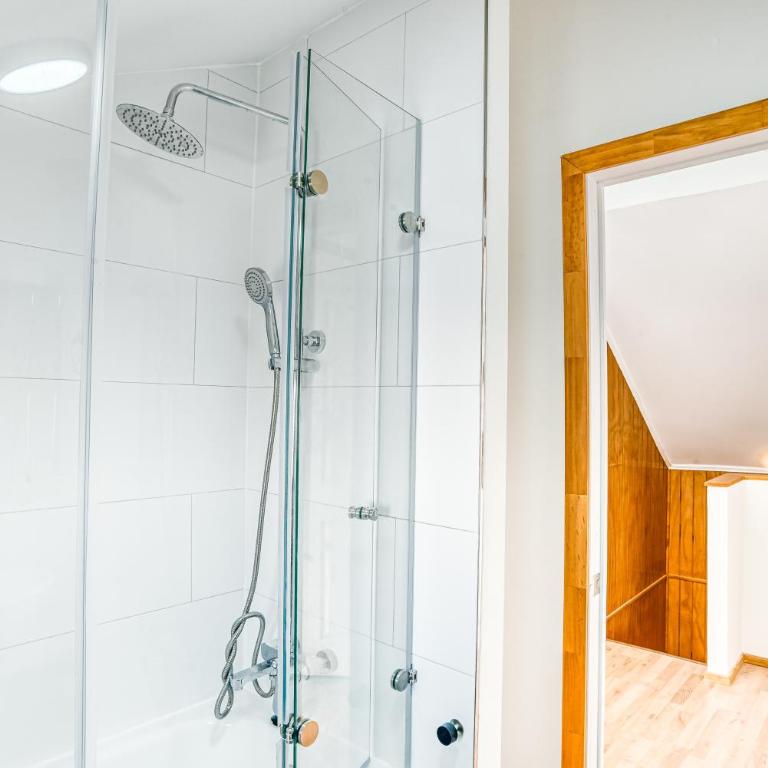 Sweet Frutillar Hostel - Double Room with Shared Bathroom - 7