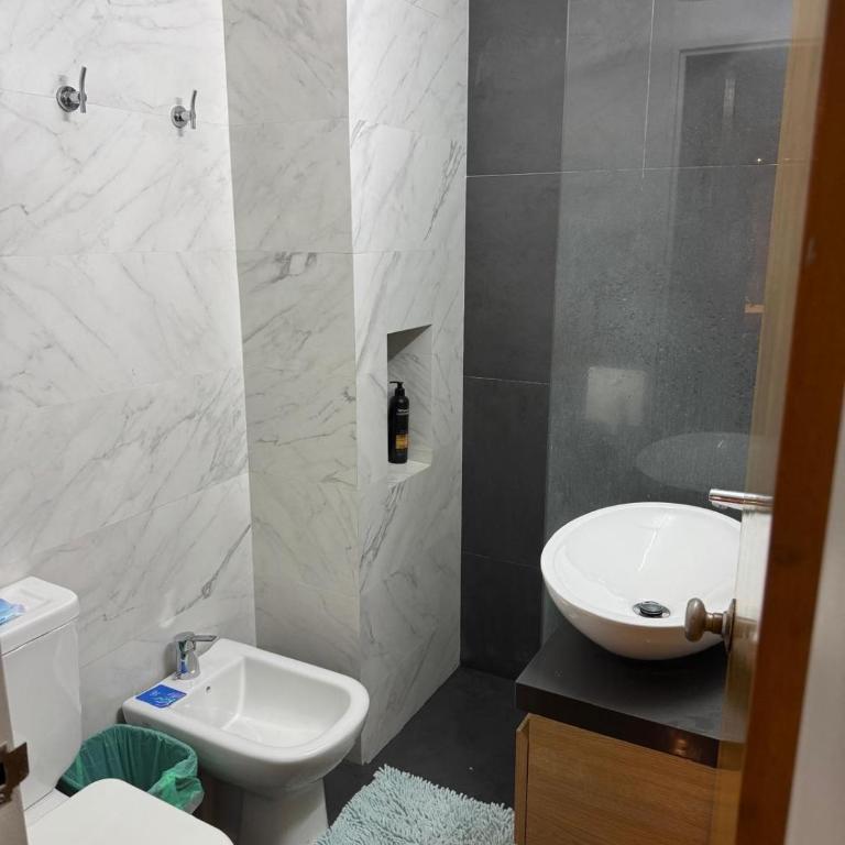 Habitación con baño privado en Punta carretas - Single Room with Bathroom - 8