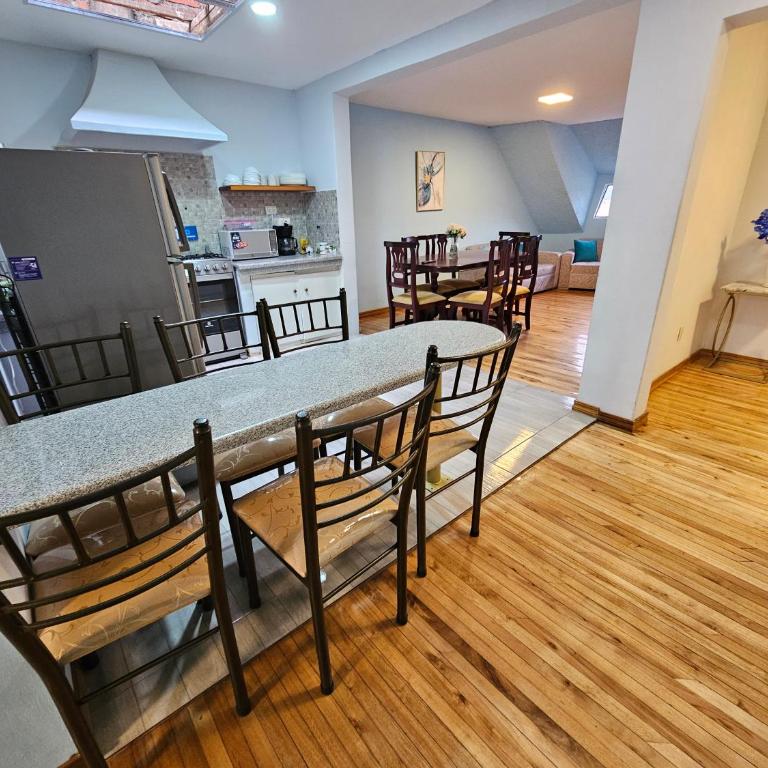 Hospedaje Familiar Ecuador - Apartamento tipo ático de 4 dormitorios - 11