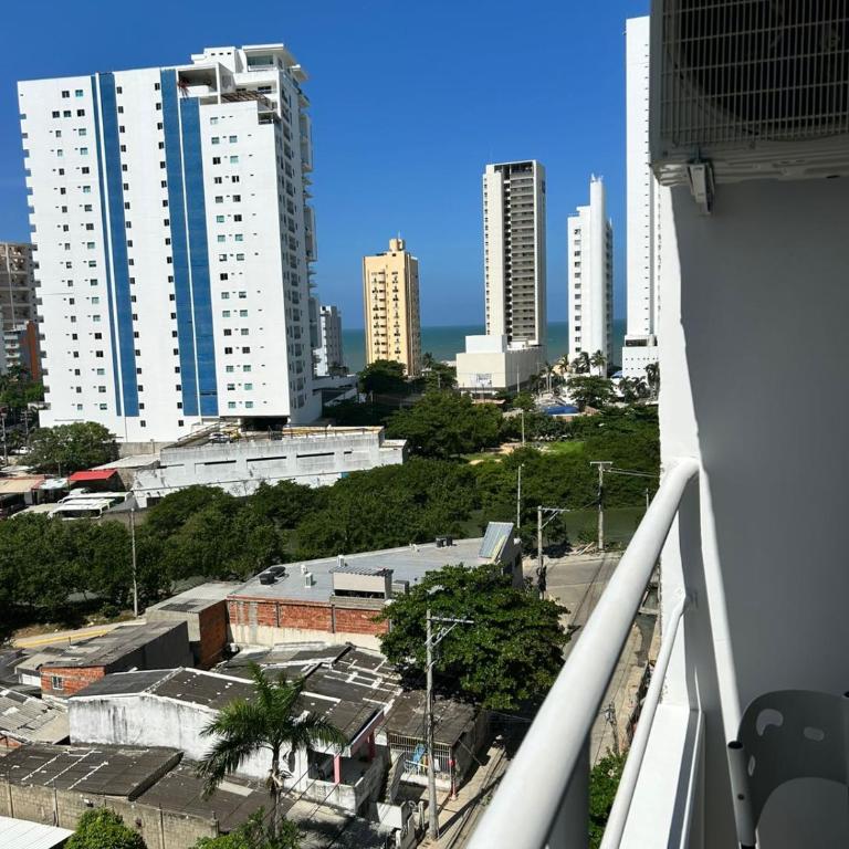 Entire apartment with amazing views Tower 811 - Three-Bedroom Apartment - 37
