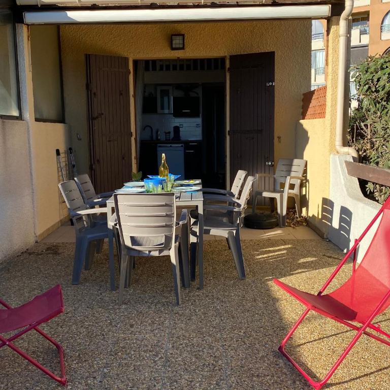Port Leucate : Villa T2 Mezzanine Climatisée, Animaux <10kg OK, 5 pers., Front de Mer, PKG - FR-1-798-61 - Villa - 5