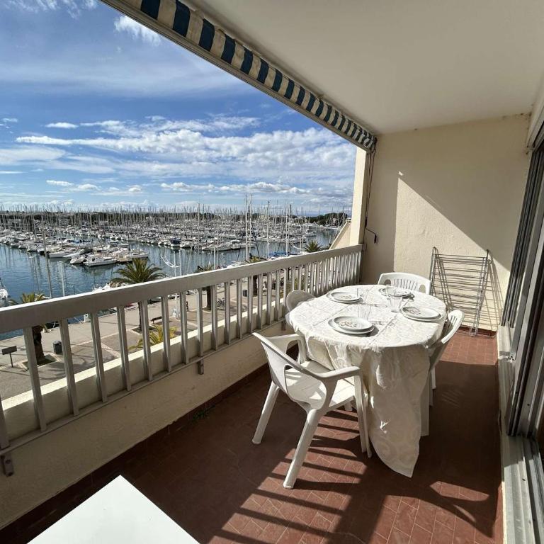Appartement 4 pers. avec parking à Port Camargue - FR-1-250-324 - Apartment - 1