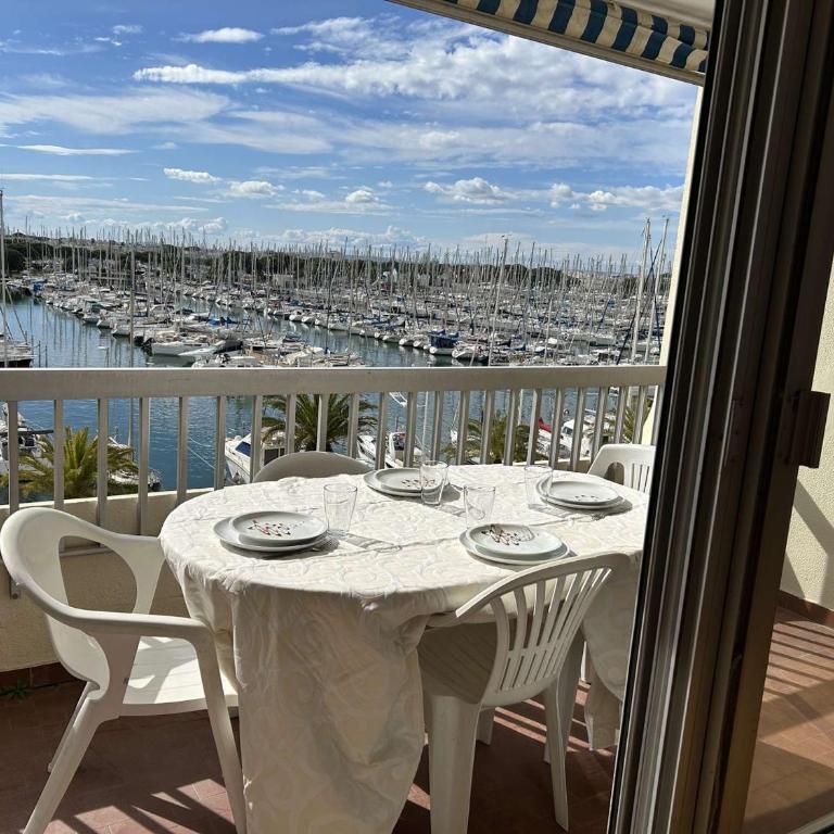 Appartement 4 pers. avec parking à Port Camargue - FR-1-250-324 - Apartment - 5