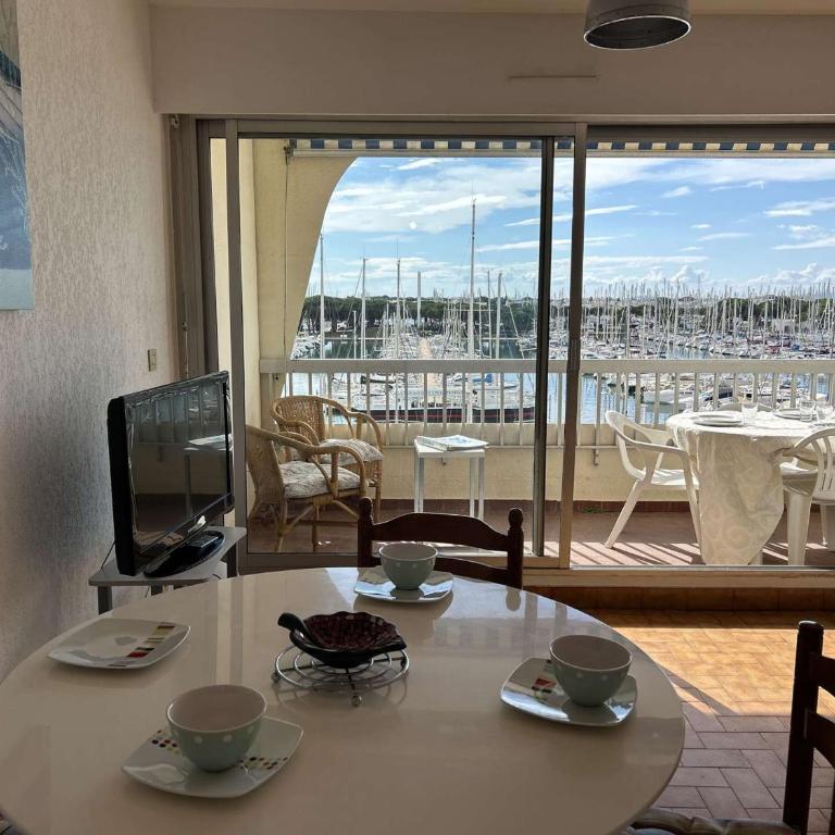 Appartement 4 pers. avec parking à Port Camargue - FR-1-250-324 - Apartment - 16