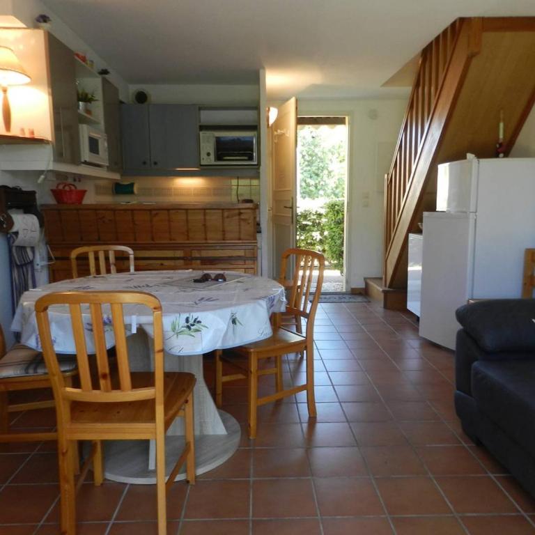 Duplex climatisé 2 chambres avec piscine et parking - Le Lavandou - FR-1-251-905 - Maison de Vacances - 3