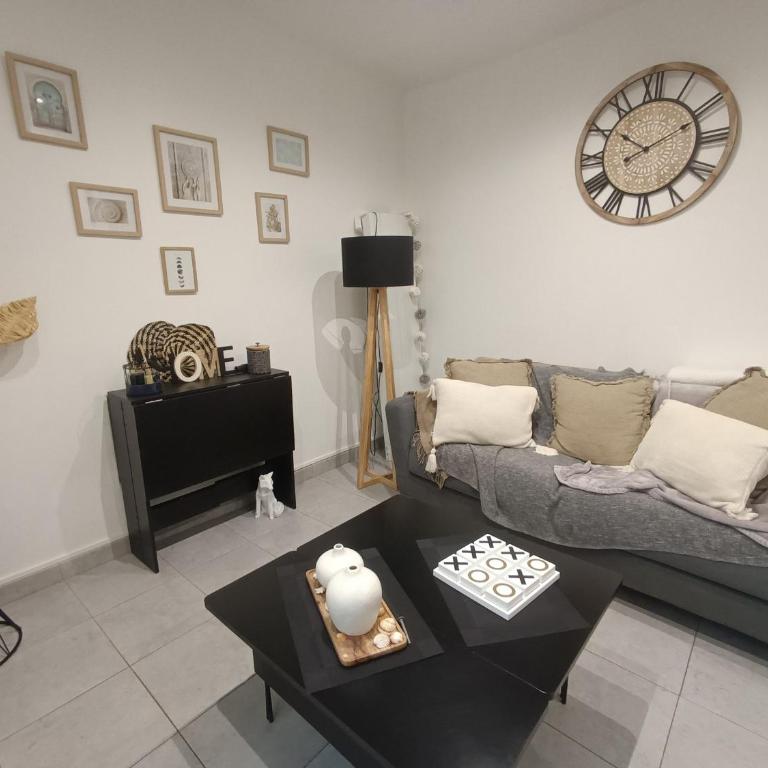Appartement RDC proche plages avec parking - FR-1-776-145 - Apartment - 3