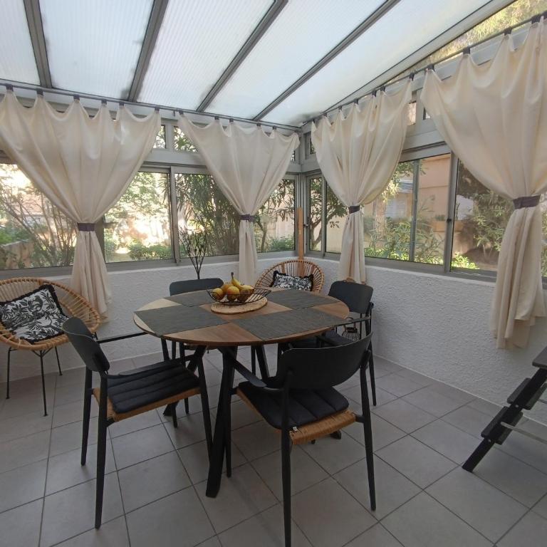 Appartement RDC proche plages avec parking - FR-1-776-145 - Apartment - 7