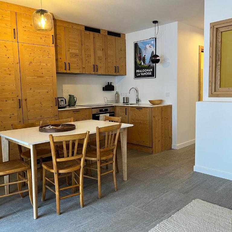 Appartement 4 pièces avec balcon à Pralognan-la-Vanoise - FR-1-464-260 - Apartamento - 4