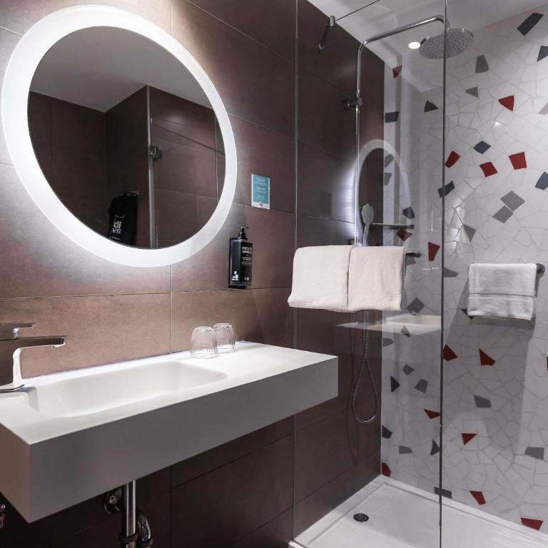 ibis Styles Barcelona City Bogatell - Standard Double Room - 5