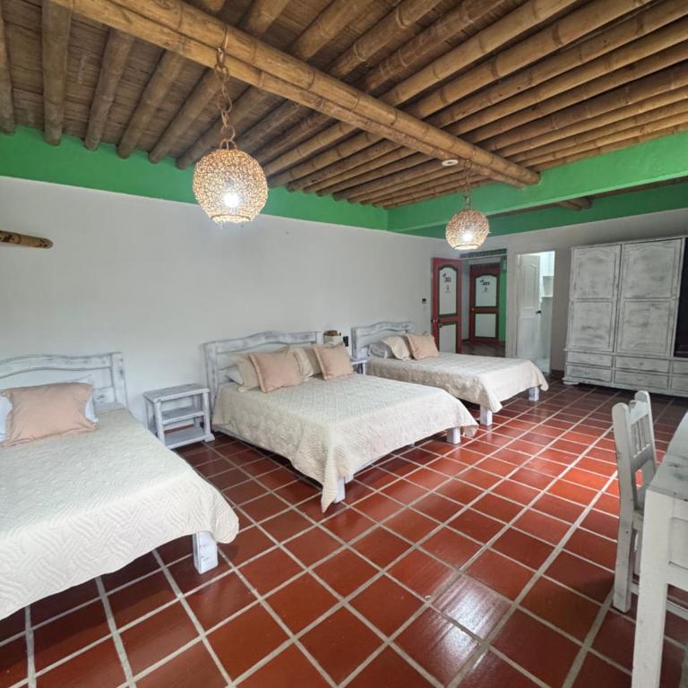 Ecohotel Santa Barbara - Habitación Triple con balcón - 43