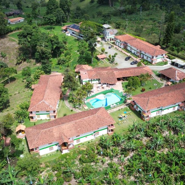 Ecohotel Santa Barbara - Habitación Triple con balcón - 3