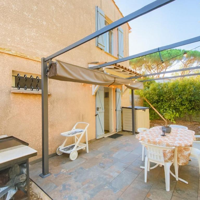 Le Mazet de Papaye 2 Chambres Terrasse BBQ Plage à 400 Mètres - Apartment mit 2 Schlafzimmern mit Balkon und Terrasse - 17