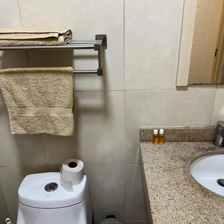 Room with 2 beds - Shared Apartment - Double or Twin Room - 25