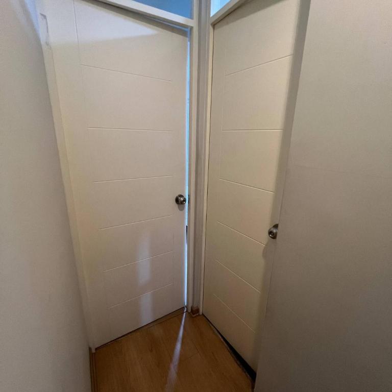 Room with 2 beds - Shared Apartment - Double or Twin Room - 32