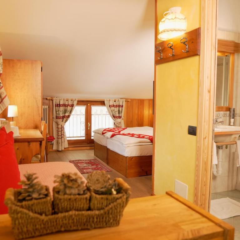 Albergo Alpenrose Ski&Bike Mountain Hotel - Camera Doppia con Letti Singoli con Bagno - 1