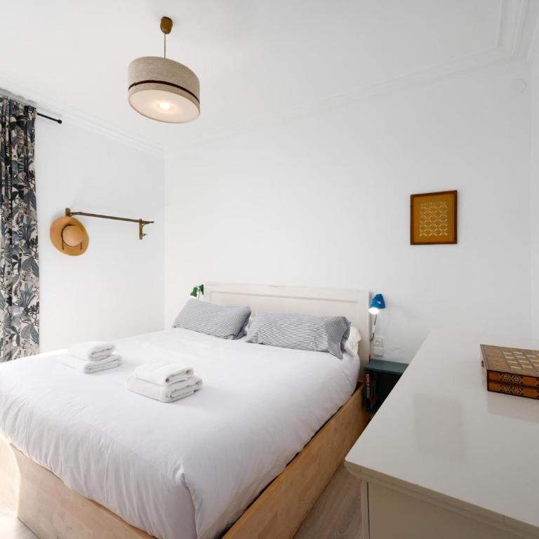 Cosy Sants Apartment - Apartment - 12
