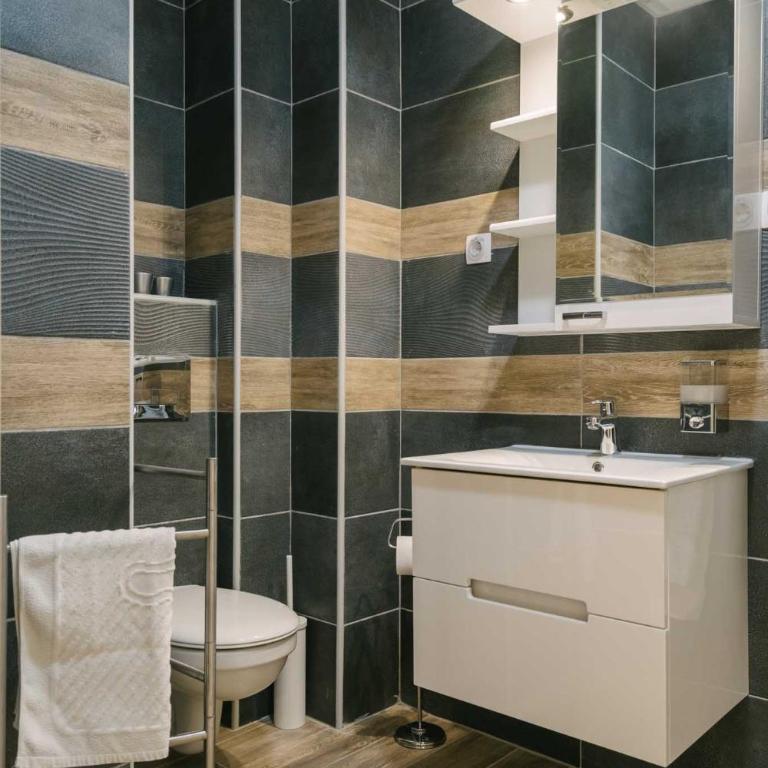 NAR Royalton Apartment #60 Free Parking - One-Bedroom Apartment - 8