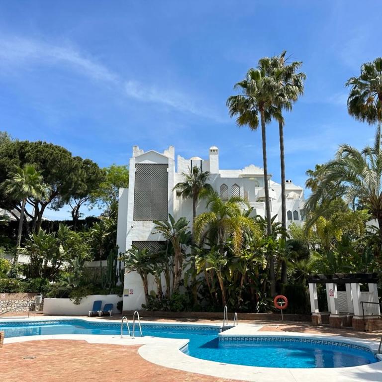 Penthouse Marbella, Panoramic Sea Views, Terrace, Pool & Parking - Apartamento de 2 dormitorios - 15