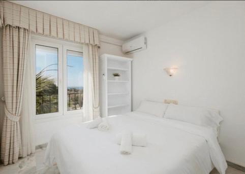 Penthouse Marbella, Panoramic Sea Views, Terrace, Pool & Parking - Apartamento de 2 dormitorios - 40