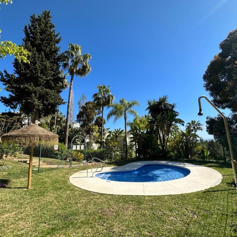 Penthouse Marbella, Panoramic Sea Views, Terrace, Pool & Parking - Apartamento de 2 dormitorios - 24