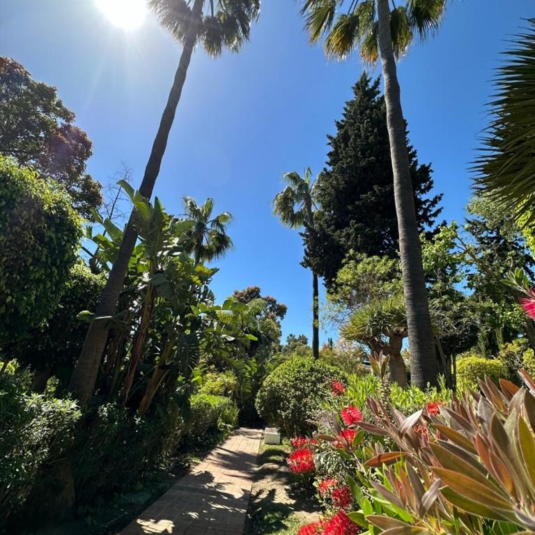 Penthouse Marbella, Panoramic Sea Views, Terrace, Pool & Parking - Apartamento de 2 dormitorios - 31
