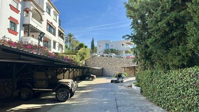 Penthouse Marbella, Panoramic Sea Views, Terrace, Pool & Parking - Apartamento de 2 dormitorios - 34