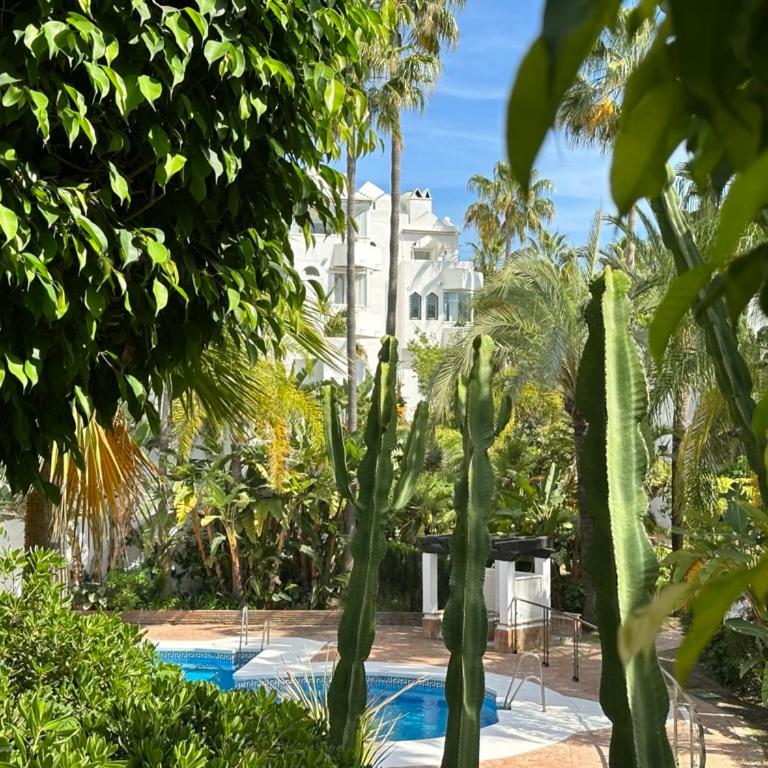 Penthouse Marbella, Panoramic Sea Views, Terrace, Pool & Parking - Apartamento de 2 dormitorios - 49