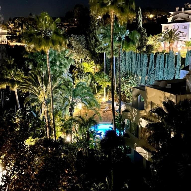 Penthouse Marbella, Panoramic Sea Views, Terrace, Pool & Parking - Apartamento de 2 dormitorios - 50