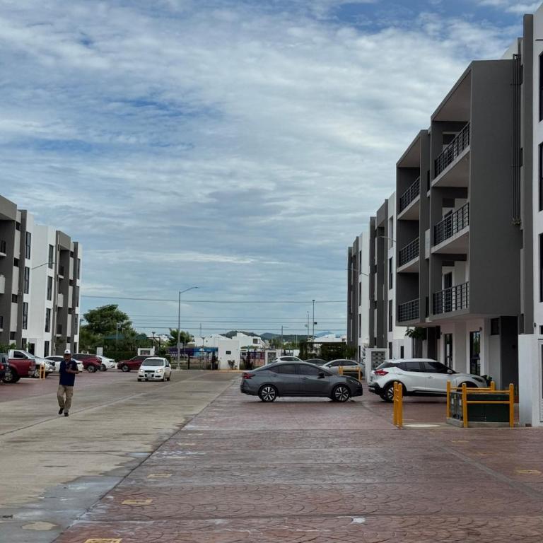 New ground floor apartment, very comfortable and excellent location - Three-Bedroom Apartment - 25