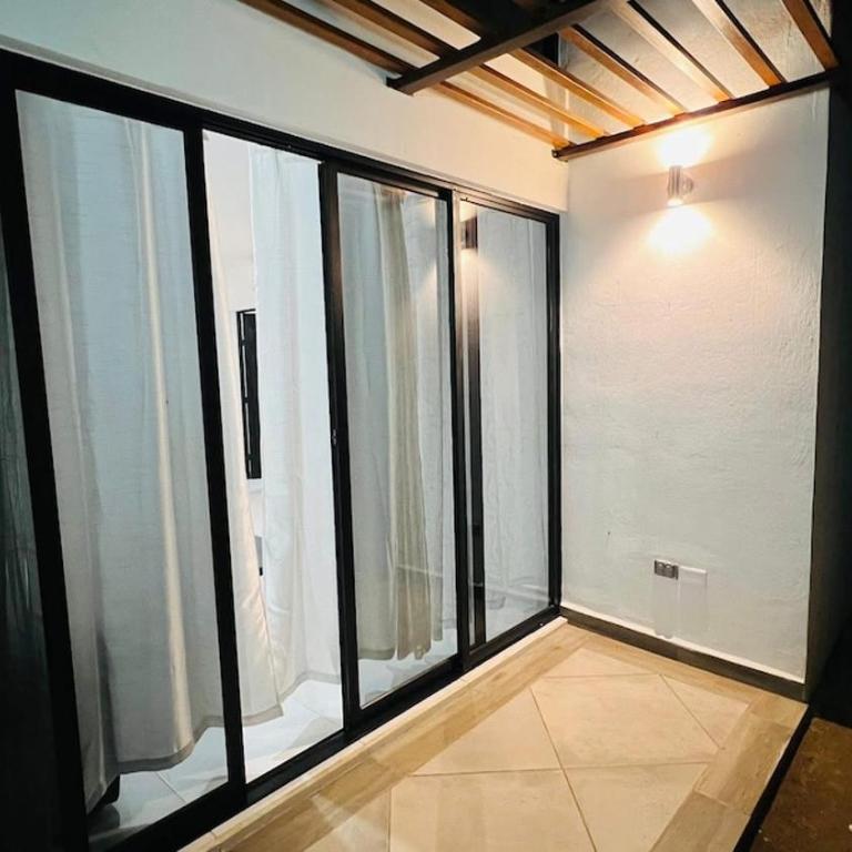 New ground floor apartment, very comfortable and excellent location - Three-Bedroom Apartment - 43