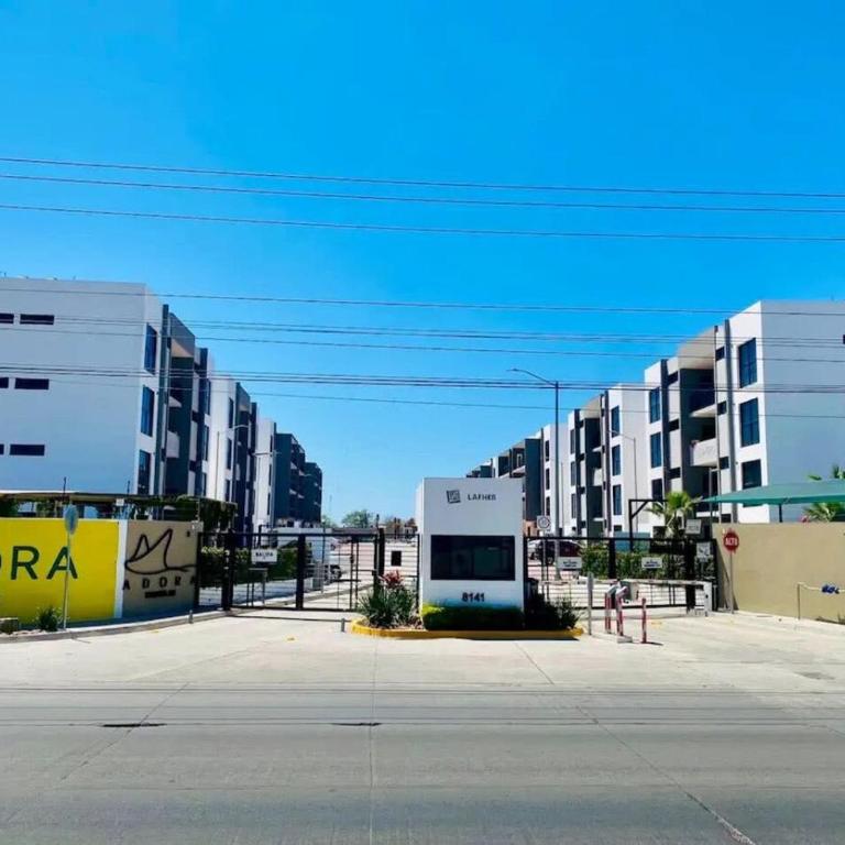 New ground floor apartment, very comfortable and excellent location - Three-Bedroom Apartment - 54