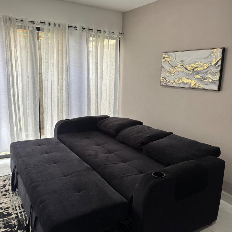 New ground floor apartment, very comfortable and excellent location - Three-Bedroom Apartment - 57