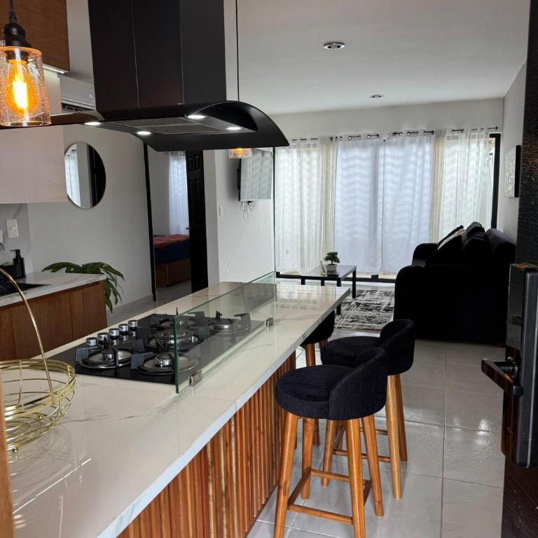 New ground floor apartment, very comfortable and excellent location - Three-Bedroom Apartment - 61