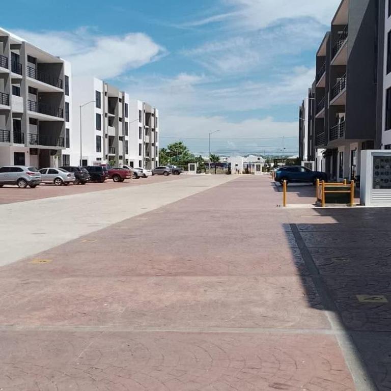 New ground floor apartment, very comfortable and excellent location - Three-Bedroom Apartment - 67