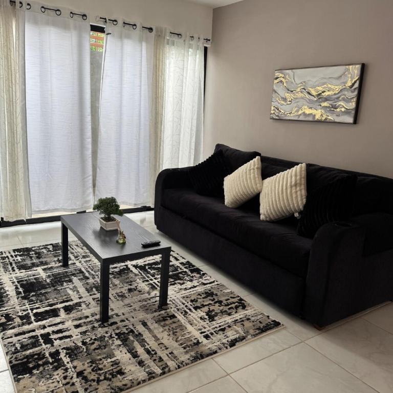 New ground floor apartment, very comfortable and excellent location - Three-Bedroom Apartment - 74