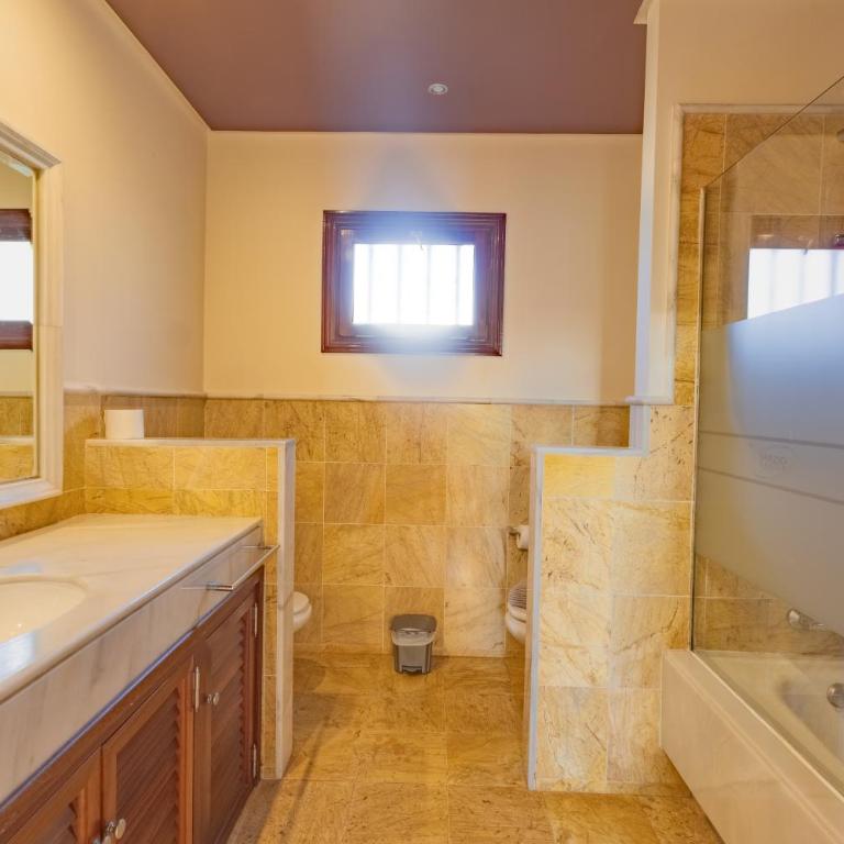 Villa Iseo - Three-Bedroom Villa - 27