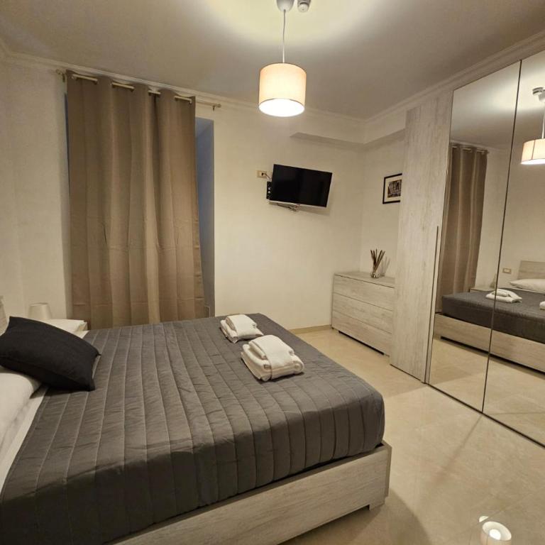 Be Your Home - Stendardi's House - Camera Matrimoniale con Bagno Privato - 2