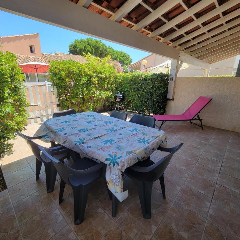 Maison de vacances dans résidence MARINES avec piscine commune, 4 couchages, 250 m de la mer à PORTIRAGNES Plage LRMA4 - Maison 2 Chambres - 2