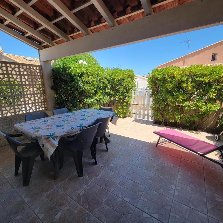 Maison de vacances dans résidence MARINES avec piscine commune, 4 couchages, 250 m de la mer à PORTIRAGNES Plage LRMA4 - Maison 2 Chambres - 8